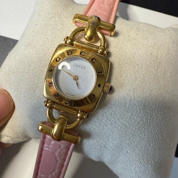 Gucci 6300L women's watch, also known as the Gucci Horsebit watch - Picture 1 of 8